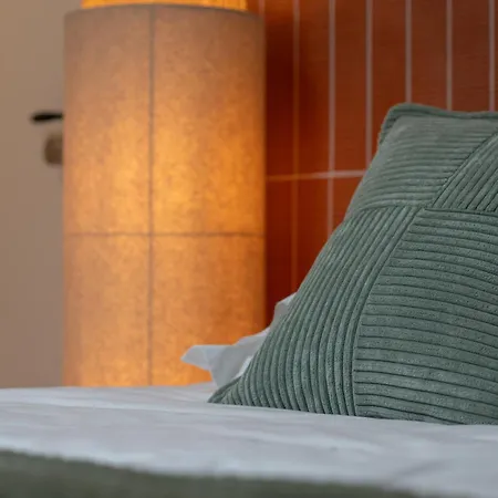 Pyrenees Signature - & *