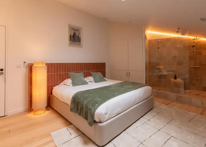 Pyrenees Signature - &