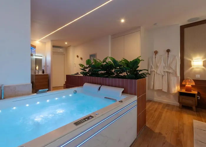 Pyrenees Signature - &