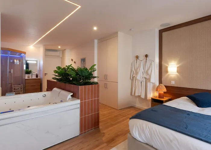 Διαμέρισμα Pyrenees Signature - & *