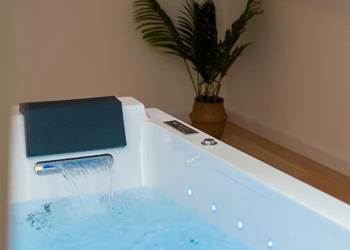 Pyrenees Signature - & * Ταρμπ