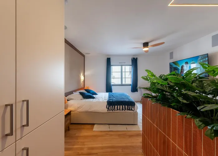 Διαμέρισμα Pyrenees Signature - & *