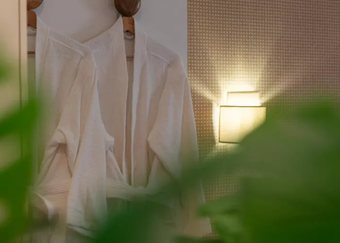 Pyrenees Signature - & *