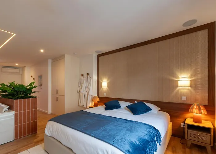 Pyrenees Signature - &