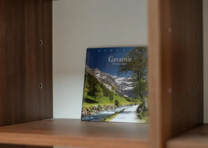 Διαμέρισμα Pyrenees Signature - & *